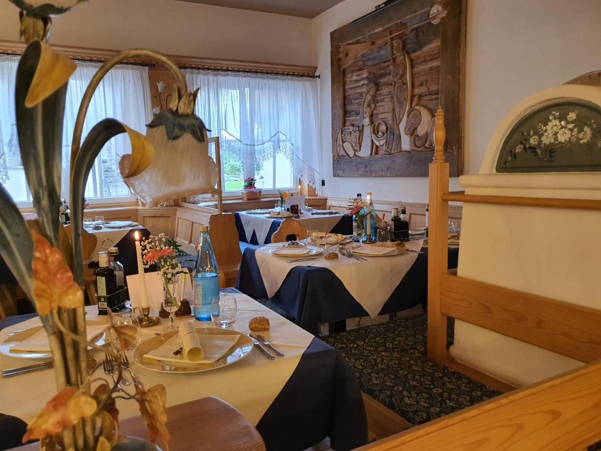 Hotel El Pilon Pozza di Fassa Exterior photo